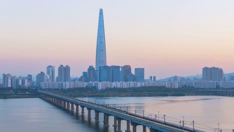 Traffic-Time-Lapse-of-Seoul-City-and-Lotte-Tower,South-Korea.Zoom-out