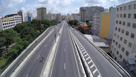 Flying-Over-Minhocao-Viaduct,-São-Paulo,-Brazil