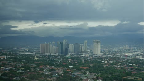 Tráfico-y-paisaje-urbano-en-Manila