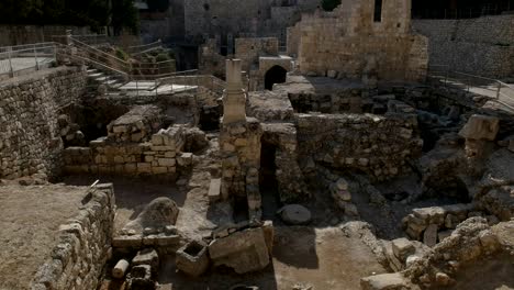 la-vista-mirando-a-Occidente-en-el-estanque-de-Betesda-en-Jerusalén