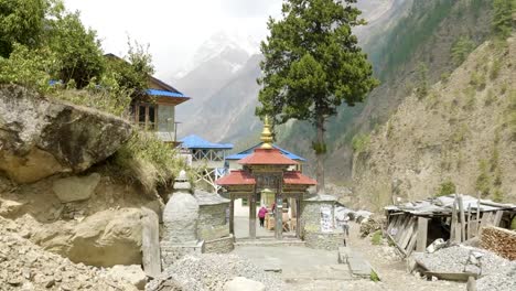 Arch-to-nepalese-village-Lho.-Manaslu-circuit-trek.