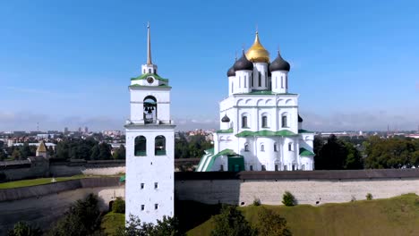 Pskov-Kremlin,-Cathedral-Pskov-Russia-Aerial-view