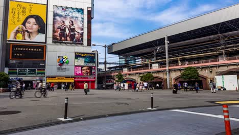 TOKYO,JAPAN-Pedestrians-walking-and-shopping-at-shimbashi-station