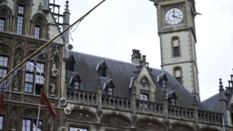 Soap-bubbles-in-centre-of-Ghent.