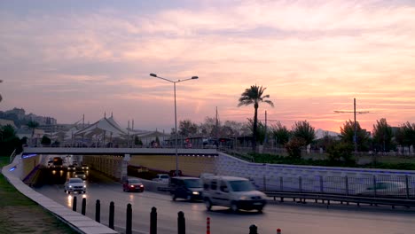 Straßen--und-Verkehrsbedingungen-Bild-bei-Sonnenuntergang,-Straße,-Verkehr,-Izmir,-Sonnenuntergang