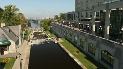 Rideau-Kanal-Lock-System-und-den-Fluss-in-Ottawa