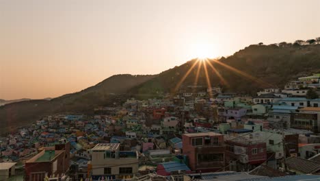 Busan,-Corea,-Timelapse---el-pueblo-de-cultura-Gamcheon-de-Busan-al-atardecer