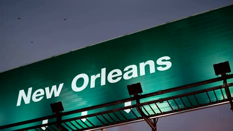 Avión-despegue-de-New-Orleans-durante-un-maravilloso-amanecer