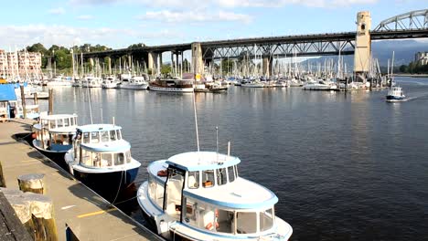 False-Creek-Boat-Traffic,-Vancouver