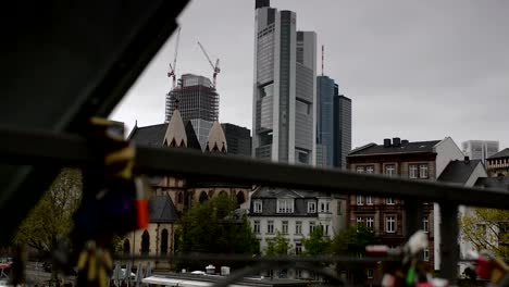 Frankfurt-eisener-rack-Fokus