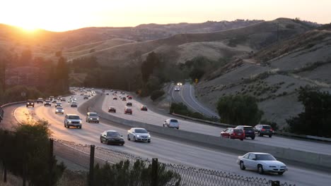 Autopista-101-en-Calabasas-en-el-valle-de-San-Fernando