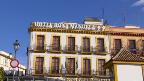 Stadt-Hotel-sonniger-Tag-leichte-Sevilla-4-k-Spanien