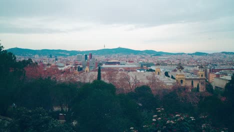 Barcelona-nacional-Palacio-Real-ciudad-4-K-lapso-de-tiempo-PANORÁMICA