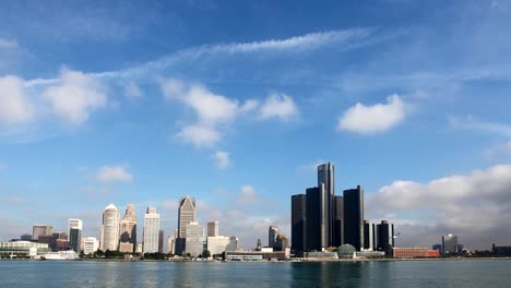 Timelapse-of-the-Detroit-with-boats-passing