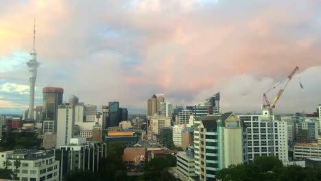 Lapso-de-tiempo-de-tormenta-sobre-el-horizonte-de-Auckland