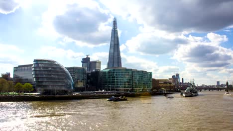 Business-Buildings-and-Thames-River,-London