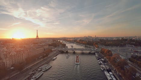 Paris-la-Torre-Eiffel-antena-puesta-del-sol