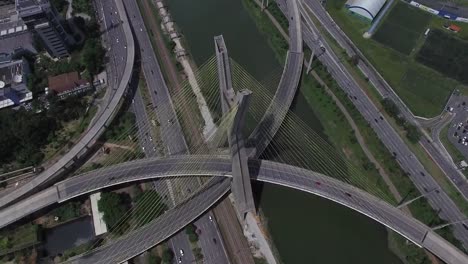 Puente-Estaiada-en-Sao-Paulo,-Brasil