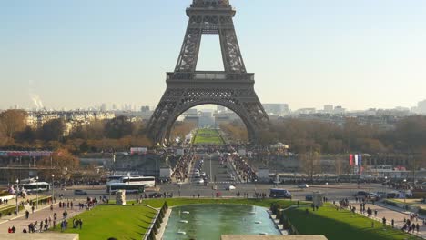 france-paris-sunny-day-place-du-trocadero-eiffel-tower-crowded-panorama-4k