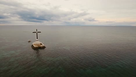 Catholic-cross-in-the-sea