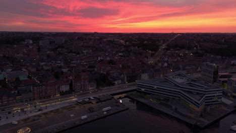 Puesta-de-sol-sobre-Aarhus