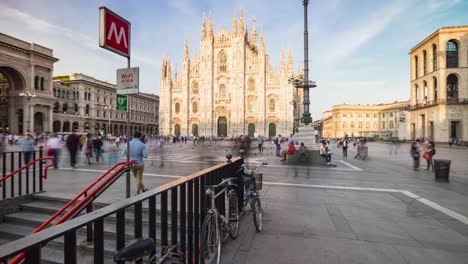 Italy-sunset-light-milan-city-famous-duomo-cathedral-square-panorama-4k-timelapse