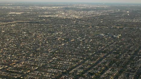 por-la-tarde-vista-aérea-de-los-Ángeles-mirando-al-oeste