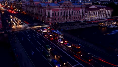 St.-Petersburg,-Blick-auf-Nevsky-Prospekt-und-Anichkov-Brücke-vom-Dach