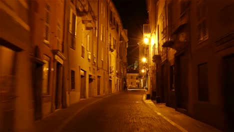 Hyper-verfallen,-das-historische-Zentrum-von-Mondovi.-Cuneo---Italien.