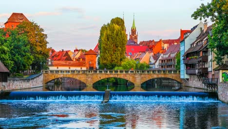 Sonnenuntergang-in-der-alten-Stadt-von-Nürnberg,-Deutschland