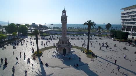 Izmir-Ansicht-Airvideo-Drohne-Uhrturm,-Izmir-korfezi