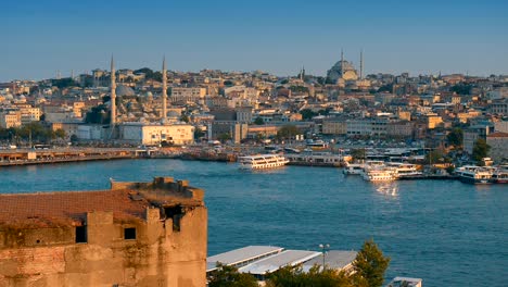 Muelle-de-transbordadores-en-Estambul