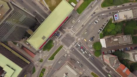 sonnigen-Tag-Mailand-Stadt-Verkehr-Kreuzung-Antenne-nach-unten-Ansicht-Panorama-4k-Italien