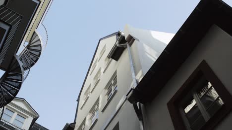 Ciudad-antigua-y-moderna-arquitectura-residencial-en-Frankfurt