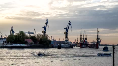 Puerto-de-Hamburgo,-Bloom-&-Foss-muelle-DSLR-timelapse