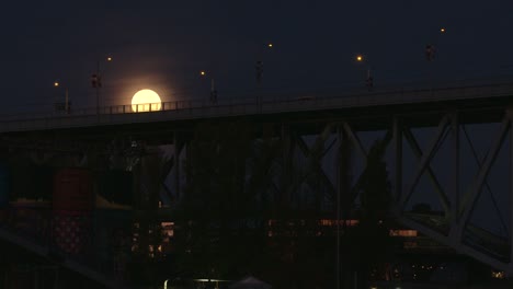 Vancouver-Commuter-Der-Vollmond-Set