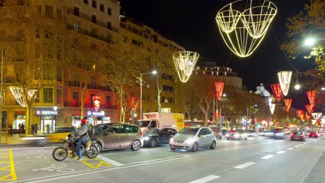 Barcelona-bei-Nacht-der-wichtigsten-Straße-4-k-Zeitraffer-Spanien