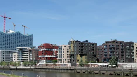 HafenCity-docks,-Hamburg,-Deutschland