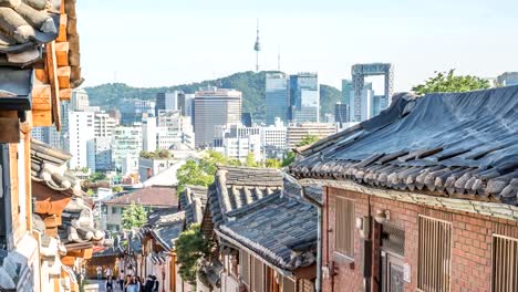 Zeitraffer-der-touristischen-Besuch-Bukchon-Hanok-Village.