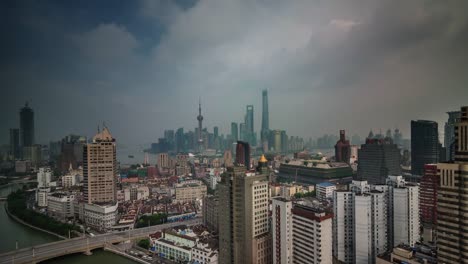 hermoso-clima-cambiar-panorámica-4-k-lapso-desde-la-ciudad-de-shanghai