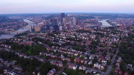 Aerial-view-of-Pittsburgh-at-dusk