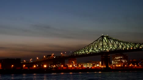 View-of-Jacques-Cartier-Bridge-at-sunset,-Montreal,-Canada