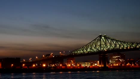 Vista-del-puente-de-Jacques-Cartier-al-atardecer,-Montreal,-Canadá