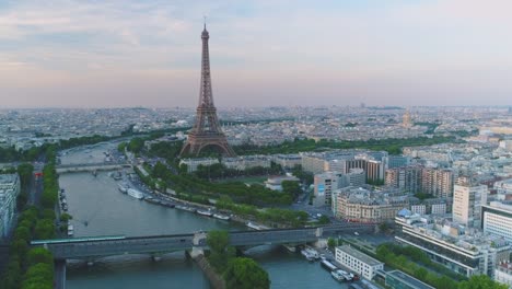 Aerial-Eiffelturm-Paris-Sonnenuntergang