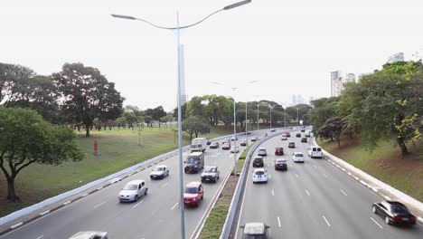 23-de-Maio-Avenue-in-Sao-Paulo,-Brasilien