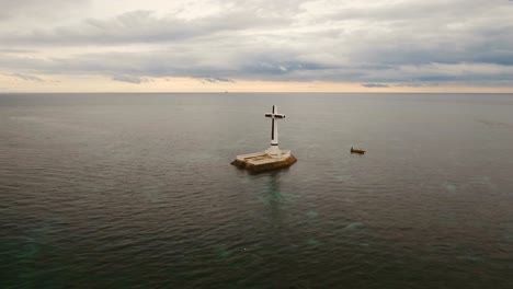 Catholic-cross-in-the-sea