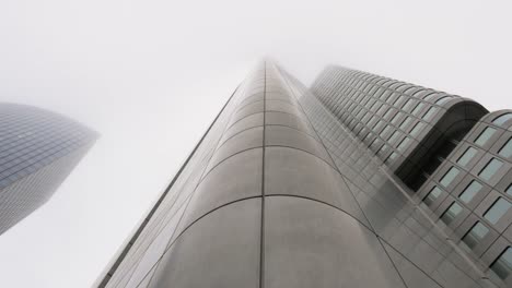 Impressive-Contemporary-Skyscraper-Edifice-From-Worm's-Eye-View-Perspective