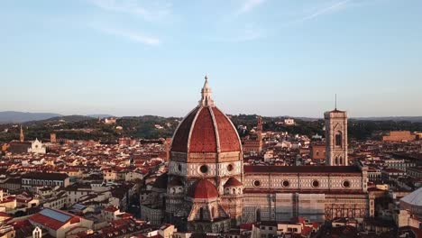 Florencia,-Toscana,-Italia.-Vista-aérea-de-la-ciudad-y-la-Catedral-de-Santa-María-del-Fiore