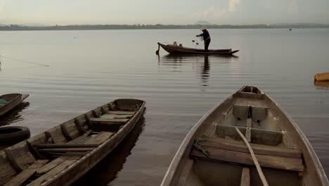 Fishermen-are-fishing-with-nets.