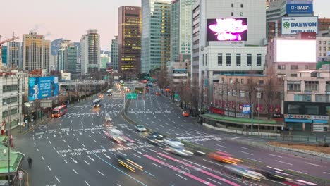 Verkehr-in-Seoul-Stadtstraße-in-Südkorea-Timelapse-4K